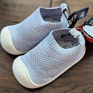 Infant boys size 4, grey, new with box